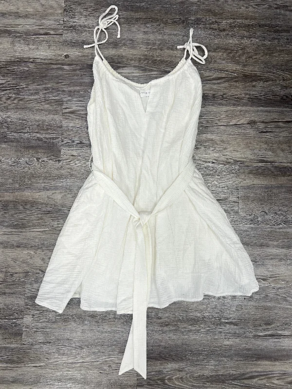 Dress Casual Short By Lovers & Friends In White, Size: M