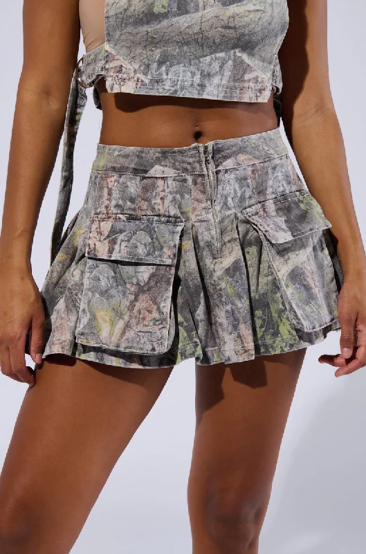 MARIAH TREE CAMO CARGO MINI SKIRT