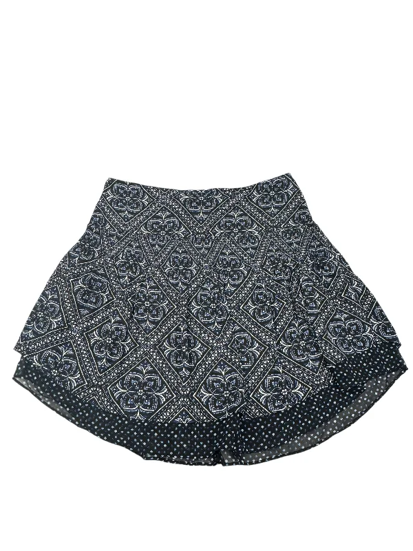 Skirt Mini & Short By White House Black Market  Size: 8