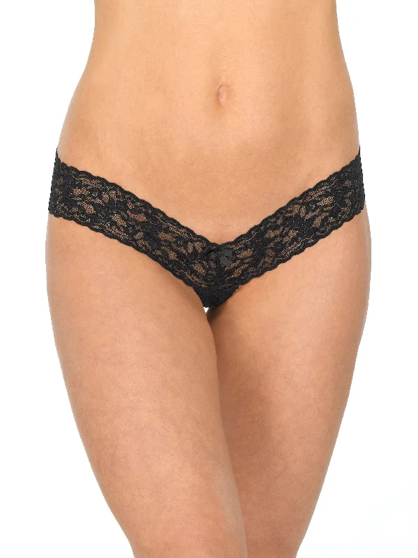 &oh™ Signature Lace Crotchless Thong Black