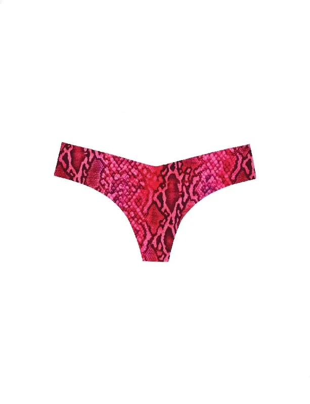 Women's Printed Low Rise Thong In Viper Candy Apple